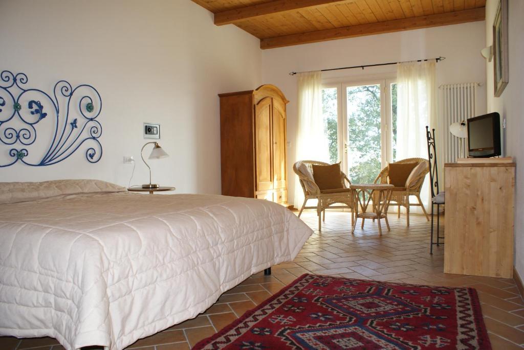 بيرتينورو Agriturismo Al Colle الغرفة الصورة
